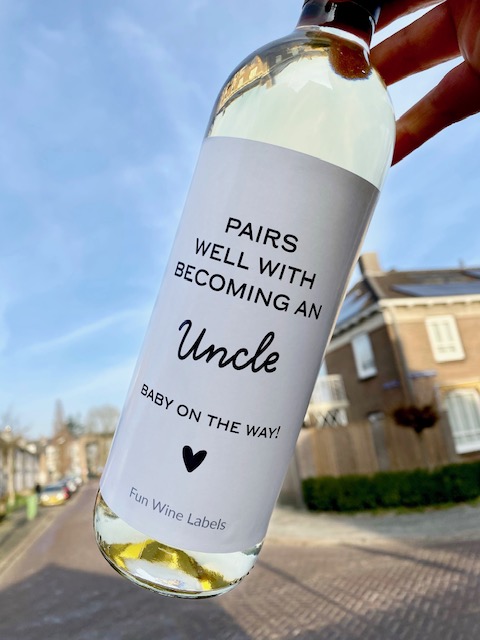 Wijnetiket Becoming Uncle